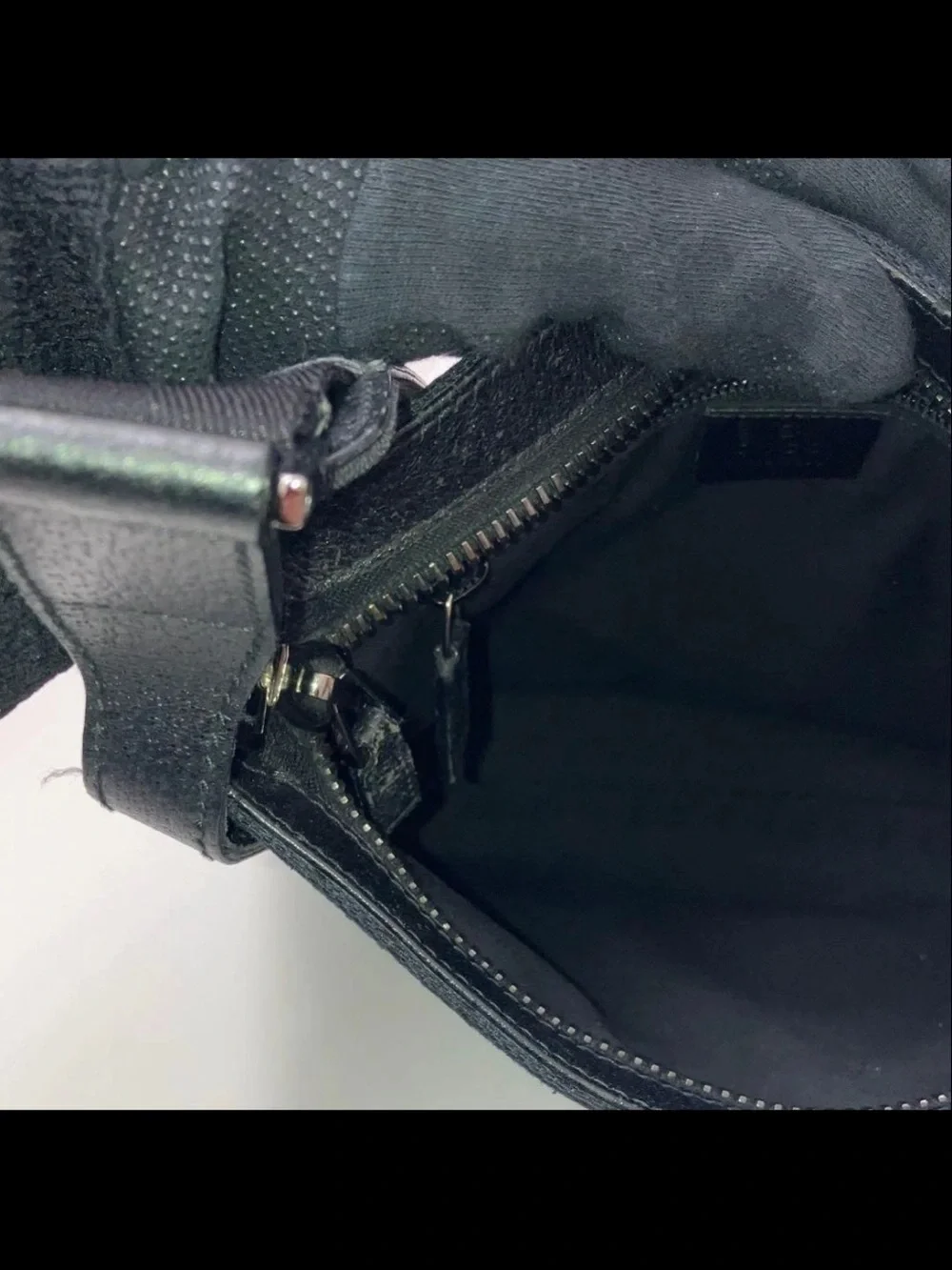 Gucci Black GG Canvas Messenger Shoulder Bag